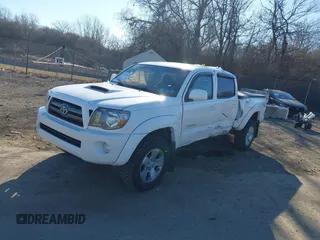 2009 Toyota Tacoma z VIN 5TEMU52N99Z621200, wystawiony jako IAAI lot #41318515 z przebiegiem 157 034 mil mil oraz . Historia ofert i sprzedaży dostępna na DreamBid. Obrazek 18.