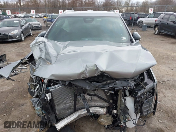 2025 Cadillac XT4 AWD Premium Luxury with VIN 1GYFZDR41SF131347, listed as a IAAI auction lot 42082199 with 9,416 mi miles and . Bid and sale history available at carsss.com. Image 20.