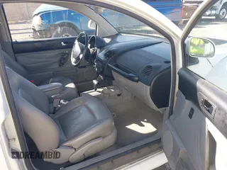 2000 Volkswagen Beetle GLS с VIN 3VWCC21C1YM445314, выставлен на аукционе IAAI как лот 42396409 с пробегом 185 758 миль миль и . История ставок и продаж доступна на DreamBid. Изображение 5.