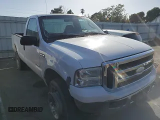 2005 Ford F-250 XL with VIN 1FTSF21P75EC11799, listed as a Copart auction lot 55653454 with 162,576 mi miles and Salvage Title. Bid and sale history available at DreamBid. Image 4.