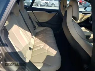 2017 Tesla Model S 100D z VIN 5YJSA1E2XHF173740, wystawiony jako Copart lot #62233125 z przebiegiem 73 932 mil mil oraz Szkoda całkowita • Salvage title. Historia ofert i sprzedaży dostępna na DreamBid. Obrazek 10.