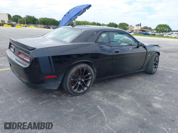 2016 Dodge Challenger R/T Scat Pack z VIN 2C3CDZFJ2GH254938, wystawiony jako IAAI lot #40888589 z przebiegiem 114 582 mil mil oraz . Historia ofert i sprzedaży dostępna na DreamBid. Obrazek 4.