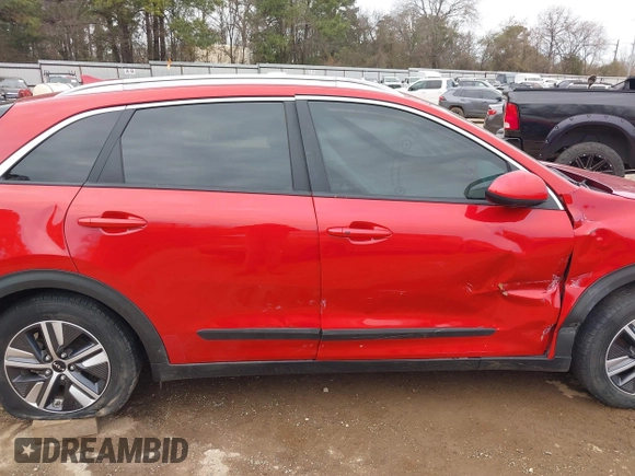 2022 Kia Niro LXS with VIN KNDCB3LC6N5524603, listed as a IAAI auction lot 41371264 with 104,130 mi miles. Bid and sale history available at carsss.com. Image 13.