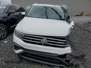 2022 Volkswagen Tiguan SE z VIN 3VV3B7AX0NM041925, wystawiony jako Copart lot #58415615 z przebiegiem 55 595 mil mil oraz Szkoda całkowita • Salvage title. Historia ofert i sprzedaży dostępna na DreamBid. Obrazek 5.