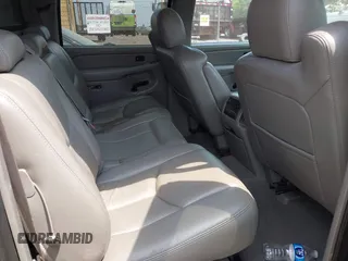 2006 Chevrolet Avalanche Z71 z VIN 3GNEK12Z76G242460, wystawiony jako IAAI lot #42424003 z przebiegiem 203 978 mil mil oraz . Historia ofert i sprzedaży dostępna na DreamBid. Obrazek 8.