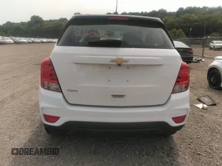 2019 Chevrolet Trax LS with VIN 3GNCJKSB4KL388884, listed as a IAAI auction lot 39924065 with 67,454 mi miles. Bid and sale history available at carsss.com. Image 17.