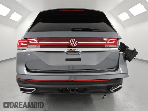 2024 Volkswagen Atlas SE with VIN 1V2WR2CA4RC536380, listed as a Copart auction lot 57678825 with 35,361 mi miles and Clean title. Bid and sale history available at DreamBid. Image 5.