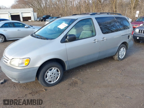 2003 Toyota Sienna CE with VIN 4T3ZF19C33U553315, listed as a IAAI auction lot 41212999 with 274,331 mi miles. Bid and sale history available at carsss.com. Image 2.