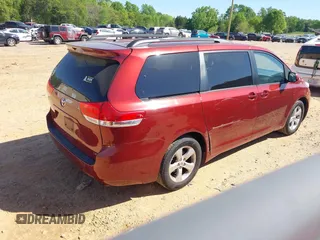 2011 Toyota Sienna LE AAS with VIN 5TDKK3DC5BS002349, listed as a IAAI auction lot 42058258 with 284,140 mi miles. Bid and sale history available at carsss.com. Image 4.