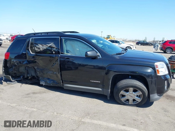 2013 GMC Terrain SLT z VIN 2GKFLVEKXD6193557, wystawiony jako IAAI lot #42670895 z przebiegiem 169 041 mil mil oraz . Historia ofert i sprzedaży dostępna na DreamBid. Obrazek 13.