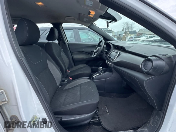 2020 Nissan Kicks S z VIN 3N1CP5BV6LL552157, wystawiony jako Copart lot #50722815 z przebiegiem 150 701 mil mil oraz Szkoda całkowita • Salvage title. Historia ofert i sprzedaży dostępna na DreamBid. Obrazek 5.