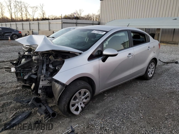 2015 Kia Rio LX with VIN KNADM4A33F6521898, listed as a Copart auction lot 47700235 with 45,262 mi miles and Salvage Title. Bid and sale history available at carsss.com. Image 1.