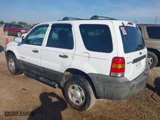 2007 Ford Escape XLS with VIN 1FMYU02Z27KB18032, listed as a IAAI auction lot 42047295 with 163,348 mi miles. Bid and sale history available at carsss.com. Image 3.