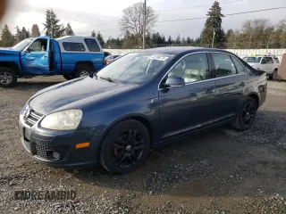 2005 Volkswagen Jetta 2.5L with VIN 3VWDF71K65M604016, listed as a Copart auction lot 45296275 with 195,245 mi miles and Salvage title. Bid and sale history available at DreamBid. Image 1.
