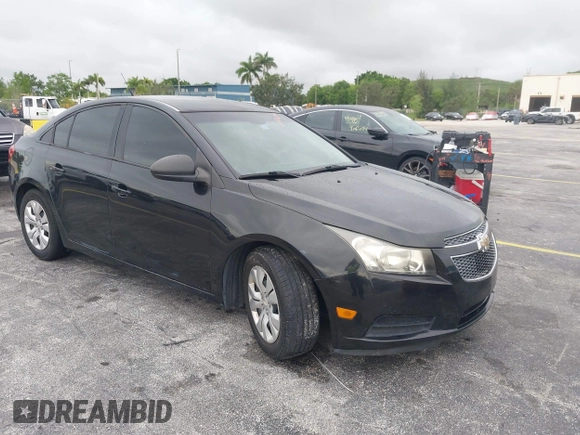 2014 Chevrolet Cruze LS z VIN 1G1PA5SH8E7243705, wystawiony jako IAAI lot #42420419 z przebiegiem 178 013 mil mil oraz . Historia ofert i sprzedaży dostępna na DreamBid. Obrazek 1.