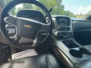 2017 Chevrolet Suburban LT z VIN 1GNSKHKC4HR207031, wystawiony jako Copart lot #62150635 z przebiegiem 209 342 mil mil oraz Czysty tytuł • Clean title. Historia ofert i sprzedaży dostępna na DreamBid. Obrazek 9.