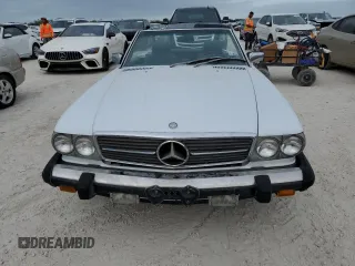 1988 Mercedes-Benz 560 560SL with VIN WDBBA48D3JA086077, listed as a Copart auction lot 77017824 with 169,123 mi miles and Salvage Title. Bid and sale history available at carsss.com. Image 5.