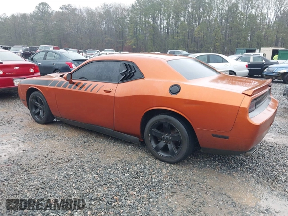 2011 Dodge Challenger z VIN 2B3CJ4DG5BH605530, wystawiony jako IAAI lot #41437632 z przebiegiem 139 992 mil mil oraz . Historia ofert i sprzedaży dostępna na DreamBid. Obrazek 3.