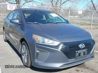 2018 Hyundai Ioniq Blue z VIN KMHC65LC7JU065772, wystawiony jako IAAI lot #41890880 z przebiegiem 83 386 mil mil oraz . Historia ofert i sprzedaży dostępna na DreamBid. Obrazek 1.