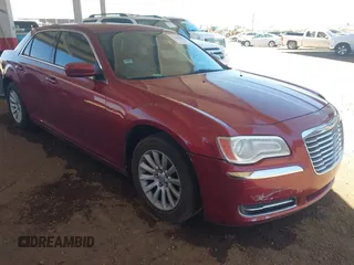 2013 Chrysler 300 z VIN 2C3CCAAG8DH633681, wystawiony jako IAAI lot #42284307 z przebiegiem 199 898 mil mil oraz . Historia ofert i sprzedaży dostępna na DreamBid. Obrazek 1.