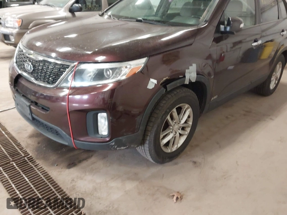 2014 Kia Sorento LX with VIN 5XYKTCA60EG450964, listed as a IAAI auction lot 42039186 with 191,426 mi miles and . Bid and sale history available at carsss.com. Image 6.