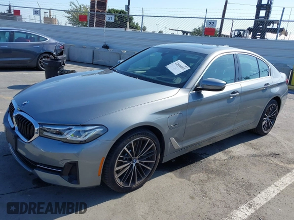2023 BMW 5 Series 530e z VIN WBA13AG00PCM10164, wystawiony jako IAAI lot #42406603 z przebiegiem 26 770 mil mil oraz . Historia ofert i sprzedaży dostępna na DreamBid. Obrazek 18.