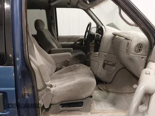1997 Chevrolet Astro with VIN 1GNEL19W7VB159983, listed as a IAAI auction lot 41361140 with 227,087 mi miles. Bid and sale history available at carsss.com. Image 5.