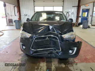 2015 Mitsubishi Outlander SE z VIN 4A4AR4AU1FE008955, wystawiony jako Copart lot #62471585 z przebiegiem 151 806 mil mil oraz Szkoda całkowita • Salvage title. Historia ofert i sprzedaży dostępna na DreamBid. Obrazek 5.
