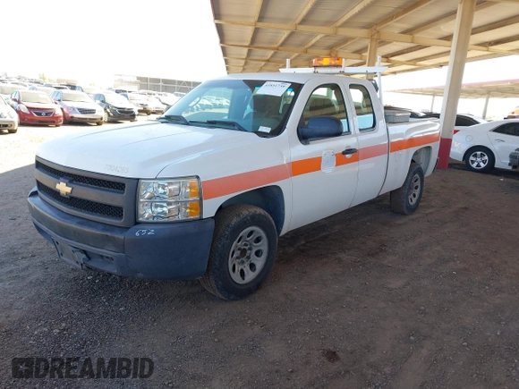 2007 Chevrolet Silverado 1500 LT w/1LT with VIN 1GCEC19077Z637107, listed as a IAAI auction lot 41851739 with 148,277 mi miles. Bid and sale history available at carsss.com. Image 2.