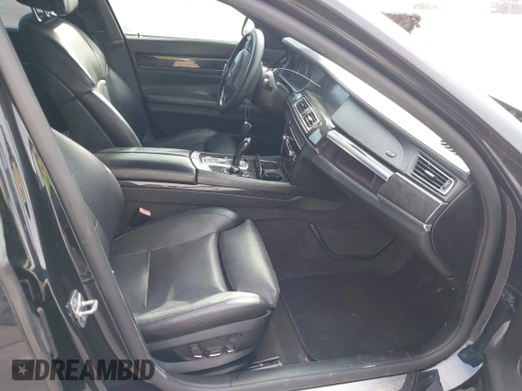 2012 BMW 7 Series 750Li with VIN WBAKB8C50CC963330, listed as a IAAI auction lot 41286275 with 186,335 mi miles. Bid and sale history available at carsss.com. Image 5.