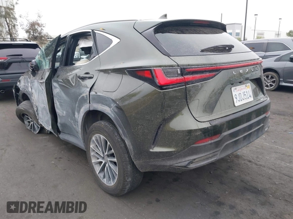 2024 Lexus NX 350h Premium z VIN JTJGKCEZ1R2023707, wystawiony jako IAAI lot #42153729 z przebiegiem 15 285 mil mil oraz . Historia ofert i sprzedaży dostępna na DreamBid. Obrazek 3.