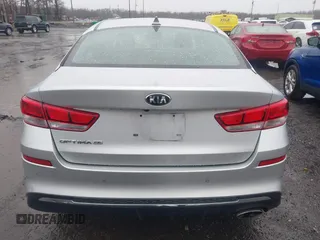 2019 Kia Optima LX with VIN 5XXGT4L31KG348622, listed as a IAAI auction lot 41726487 with 100,286 mi miles. Bid and sale history available at carsss.com. Image 16.