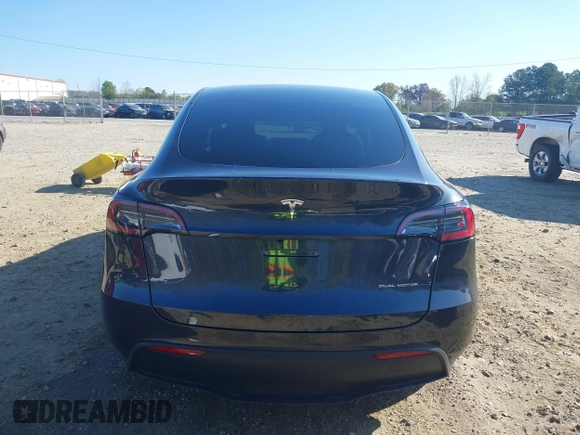 2024 Tesla Model Y Long Range with VIN 7SAYGDEE8RA293641, listed as a IAAI auction lot 41891018 with 7,341 mi miles and . Bid and sale history available at DreamBid. Image 17.