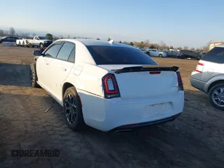 2018 Chrysler 300 with VIN 2C3CCAGG9JH250674, listed as a IAAI auction lot 41770040 with 147,642 mi miles. Bid and sale history available at carsss.com. Image 3.