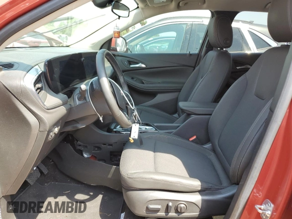 2024 Buick Encore GX Preferred z VIN KL4AMCSL5RB182209, wystawiony jako Copart lot #51734815 z przebiegiem Nie podano mil oraz Szkoda całkowita • Salvage title. Historia ofert i sprzedaży dostępna na DreamBid. Obrazek 7.