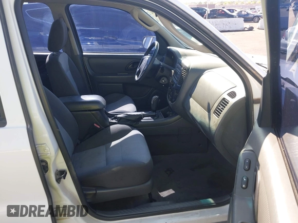 2006 Ford Escape XLS with VIN 1FMYU02Z46KA72637, listed as a IAAI auction lot 42336034 with 199,382 mi miles and . Bid and sale history available at DreamBid. Image 5.