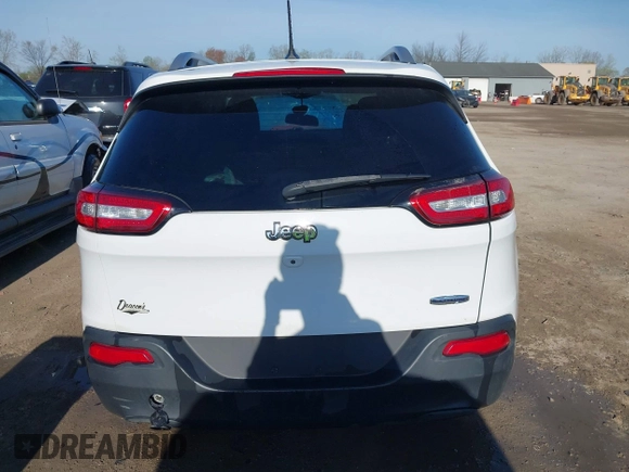 2015 Jeep Cherokee Latitude with VIN 1C4PJLCBXFW506502, listed as a IAAI auction lot 42103117 with 160,433 mi miles and . Bid and sale history available at carsss.com. Image 17.
