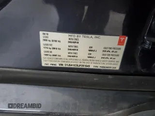 2018 Tesla Model S 75D z VIN 5YJSA1E28JF281649, wystawiony jako Copart lot #62399185 z przebiegiem 93 792 mil mil oraz Szkoda całkowita • Salvage title. Historia ofert i sprzedaży dostępna na DreamBid. Obrazek 13.
