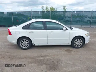 2008 Volvo S40 2.4L z VIN YV1MS382282351778, wystawiony jako IAAI lot #42229295 z przebiegiem 141 132 mil mil oraz . Historia ofert i sprzedaży dostępna na DreamBid. Obrazek 13.
