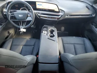 2024 Cadillac LYRIQ Sport z VIN 1GYKPTRL9RZ122152, wystawiony jako Copart lot #44753205 z przebiegiem 8844 mil mil oraz Szkody całkowita. Historia ofert i sprzedaży dostępna na DreamBid. Obrazek 8.