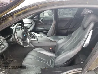 2015 BMW i8 z VIN WBY2Z2C54FV392430, wystawiony jako Copart lot #78757944 z przebiegiem Nie podano mil oraz Nie do naprawy • Non repairable. Historia ofert i sprzedaży dostępna na DreamBid. Obrazek 7.