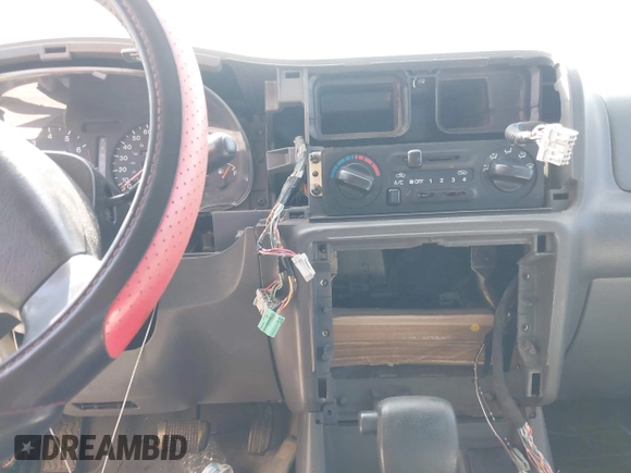 1998 Isuzu Rodeo S с VIN 4S2CM58W5W4350642, выставлен на аукционе IAAI как лот 41545706 с пробегом Не указан миль и . История ставок и продаж доступна на DreamBid. Изображение 12.