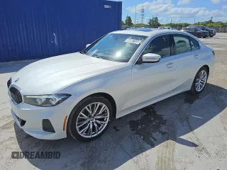 2024 BMW 3 Series 330i z VIN 3MW69FF09R8E04988, wystawiony jako Copart lot #56997105 z przebiegiem 38 242 mil mil oraz Czysty tytuł • Clean title. Historia ofert i sprzedaży dostępna na DreamBid. Obrazek 1.