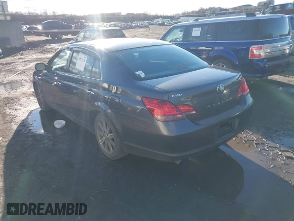 2008 Toyota Avalon XL with VIN 4T1BK36B18U311398, listed as a IAAI auction lot 40932176 with 272,607 mi miles. Bid and sale history available at carsss.com. Image 3.