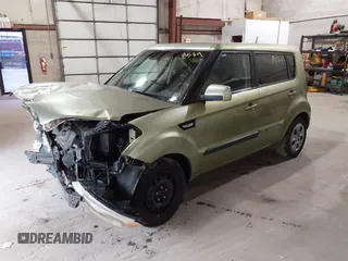 2013 Kia Soul with VIN KNDJT2A52D7623361, listed as a IAAI auction lot 40194811 with 159,665 mi miles. Bid and sale history available at carsss.com. Image 2.