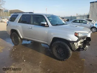 2020 Toyota 4Runner SR5 with VIN JTEBU5JR0L5815681, listed as a Copart auction lot 43769535 with 38,151 mi miles and Salvage Title. Bid and sale history available at carsss.com. Image 4.