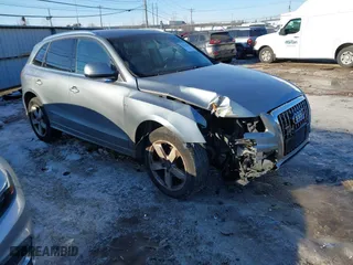 2011 Audi Q5 3.2L Premium Plus with VIN WA1DKAFP1BA075495, listed as a IAAI auction lot 41419035 with 184,993 mi miles. Bid and sale history available at carsss.com. Image 1.