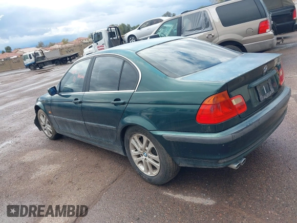 2001 BMW 3 Series 330i with VIN WBAAV53451JS95364, listed as a IAAI auction lot 40947092 with 240,108 mi miles. Bid and sale history available at carsss.com. Image 3.