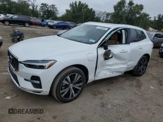 2022 Volvo XC60 Recharge Plug-In Hybrid Inscription with VIN YV4BR0DL0N1977575, listed as a Copart auction lot 70186893 with 24,700 mi miles. Bid and sale history available at carsss.com. Image 1.
