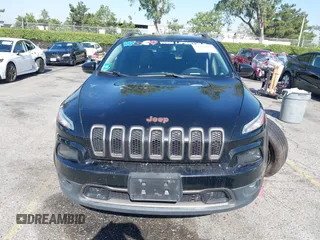 2017 Jeep Cherokee Latitude z VIN 1C4PJLCB7HW578728, wystawiony jako IAAI lot #42516593 z przebiegiem 135 757 mil mil oraz . Historia ofert i sprzedaży dostępna na DreamBid. Obrazek 12.